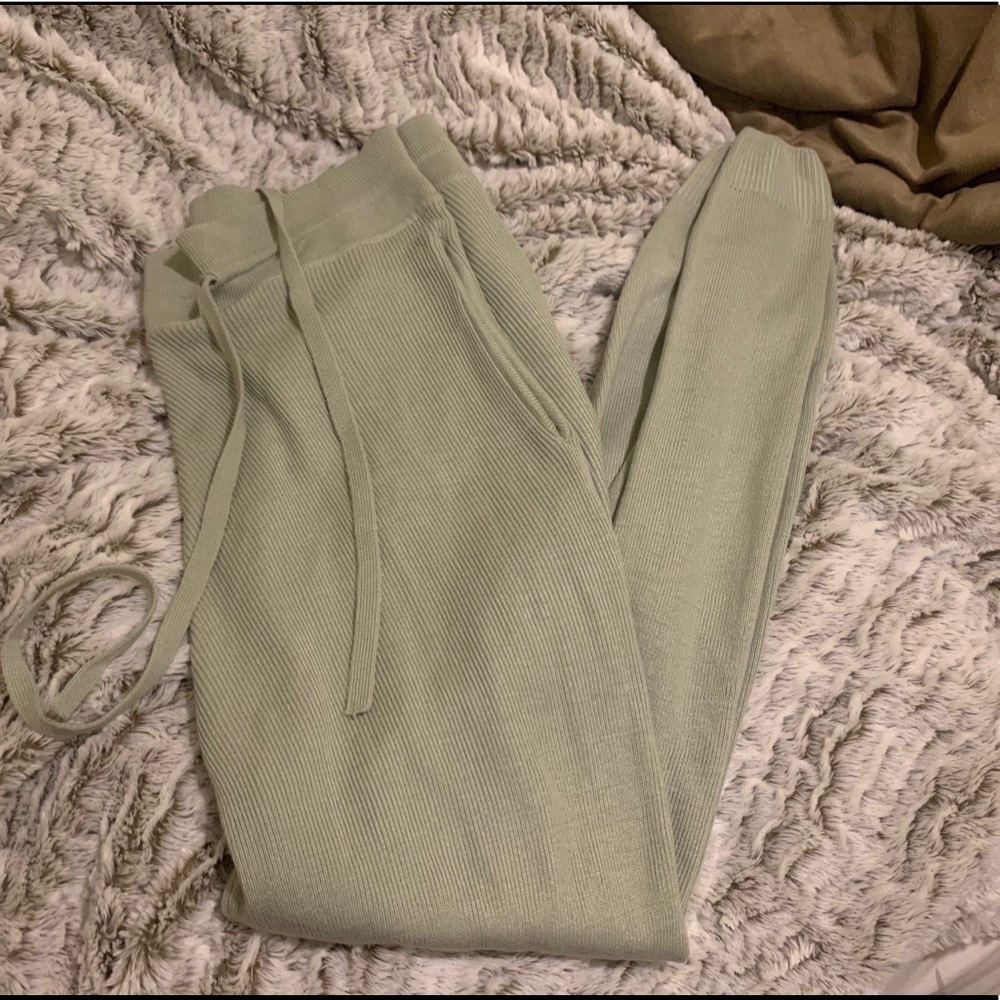 Boohoo sweat pants  new without tags
